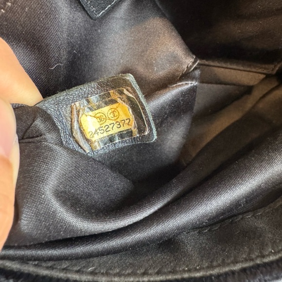 CHANEL Velvet Quilted Small Camellia Flap Black - Picture 11 of 11